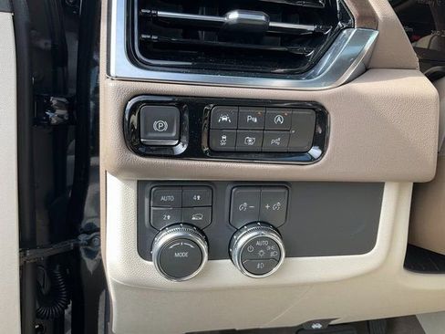 New 2026 GMC Yukon XL Denali w/ Sun & Power Step Package image 7