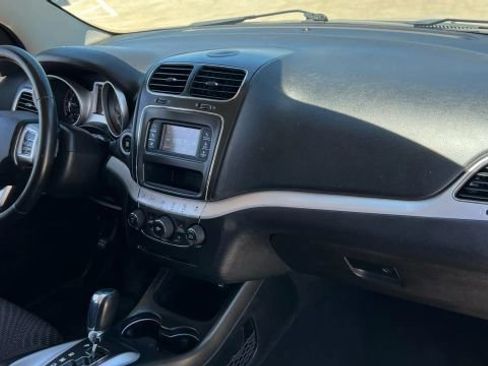 Used 2017 Dodge Journey SE w/ Flexible Seating Group image 18