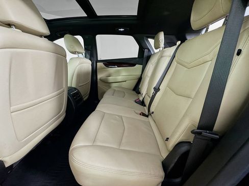 Used 2018 Cadillac XT5 Premium Luxury w/ Driver Assist Package FWD image 32