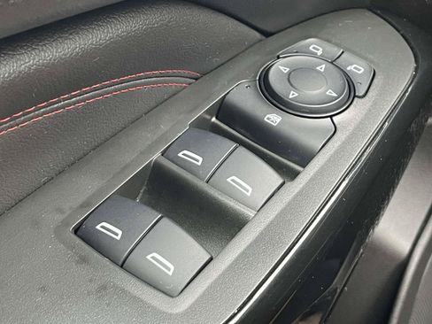 Used 2025 Chevrolet Trax RS w/ Driver Confidence Package FWD image 27
