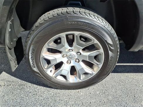 Used 2017 RAM 1500 Limited image 32