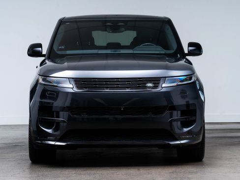 Used 2024 Land Rover Range Rover Sport Dynamic SE AWD/4WD image 2