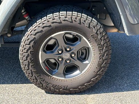 Used 2022 Jeep Gladiator Rubicon w/ LED Lighting Group AWD/4WD image 12