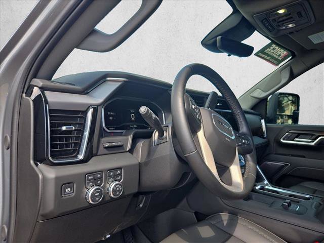 Used 2025 GMC Sierra 2500 Denali w/ Denali Reserve Package AWD/4WD image 9