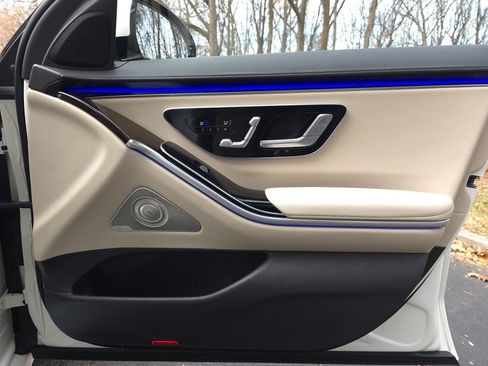 Used 2022 Mercedes-Benz S 500 4MATIC image 22