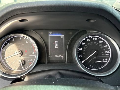 Used 2018 Toyota Camry SE FWD image 12