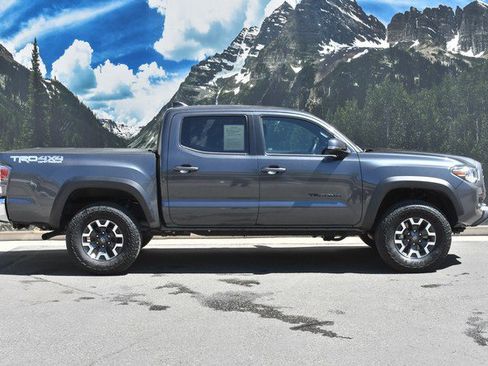 Used 2023 Toyota Tacoma TRD Off-Road image 2