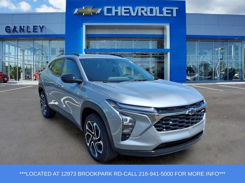 Used 2026 Chevrolet Trax RS FWD image 1