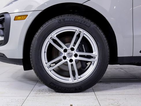 New 2026 Porsche Macan image 26