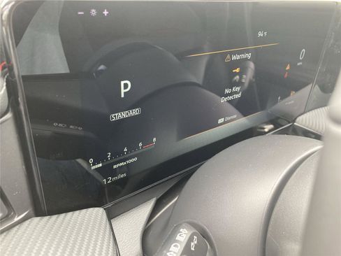 New 2025 Nissan Kicks SR image 14