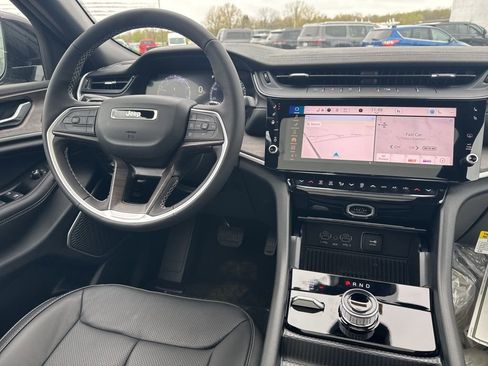 New 2026 Jeep Grand Cherokee Limited AWD/4WD image 4