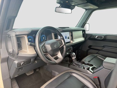 Used 2025 Ford Bronco Outer Banks AWD/4WD image 25