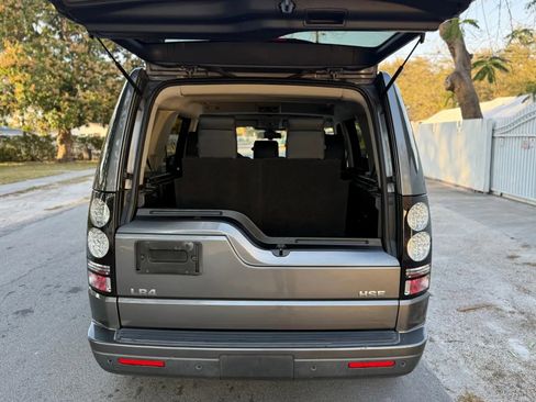 Used 2016 Land Rover LR4 HSE Silver Edition image 4