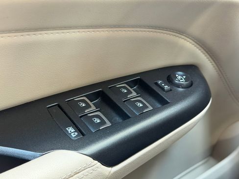 Used 2016 Cadillac SRX Luxury image 20