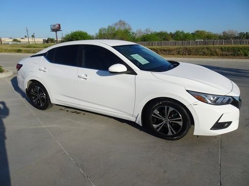Used 2021 Nissan Sentra SV image 3