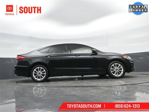 Used 2019 Ford Fusion SE image 32