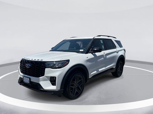 New 2026 Ford Explorer ST-Line w/ ST-Line Street Pack AWD/4WD image 2