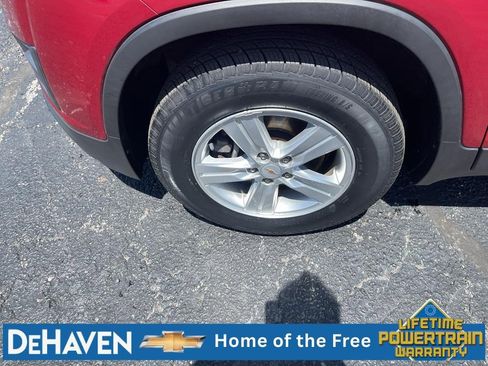 Used 2015 Chevrolet Trax LT w/ LT Sun and Sound Package AWD/4WD image 10