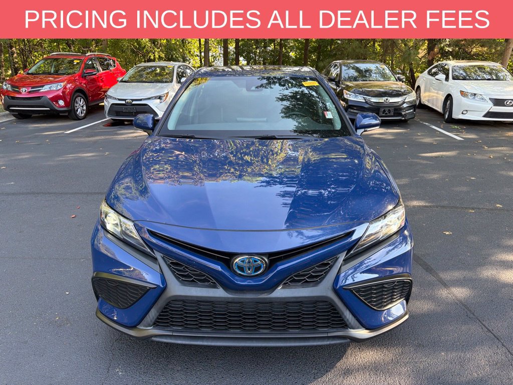 Used 2023 Toyota Camry SE w/ Audio Upgrade Package FWD image 2
