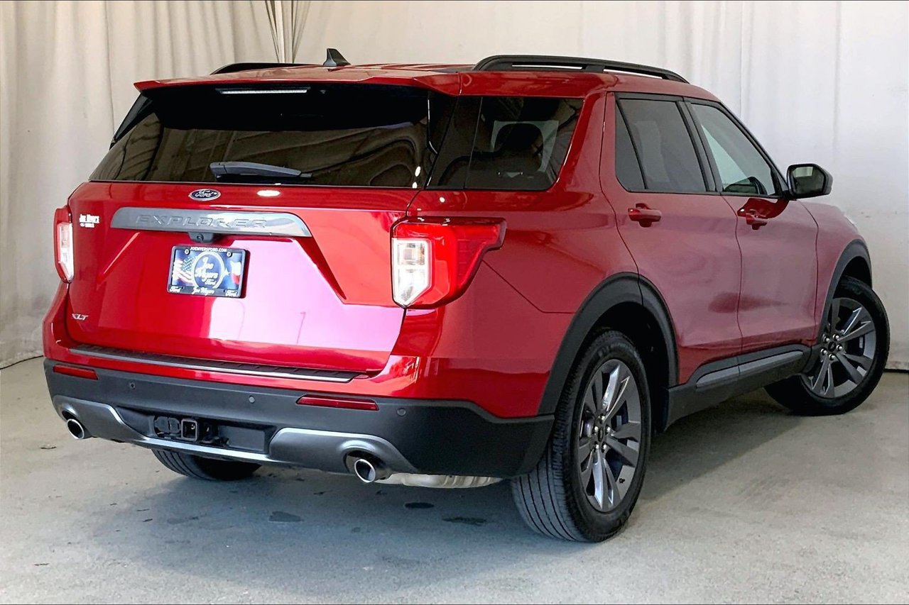 Used 2023 Ford Explorer XLT w/ Equipment Group 202A RWD image 13