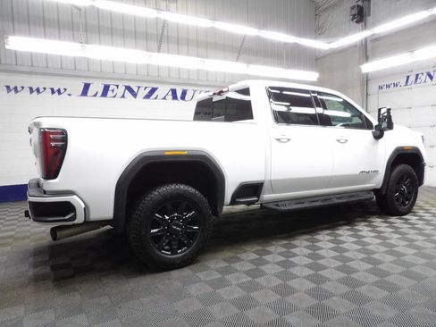 Used 2025 GMC Sierra 2500 AT4 w/ Technology Package AWD/4WD image 6