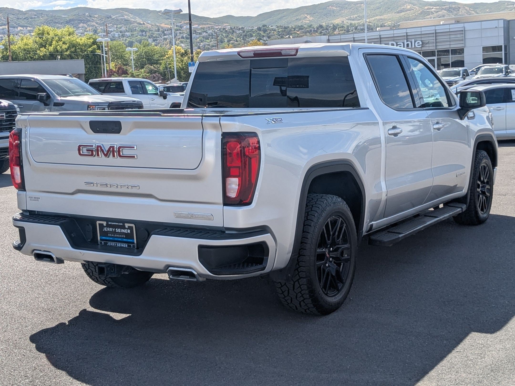 Certified 2021 GMC Sierra 1500 Elevation w/ Preferred Package AWD/4WD image 6