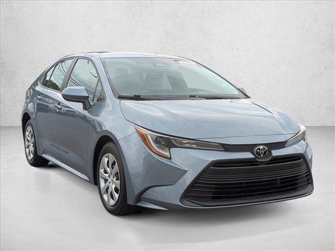 Used 2023 Toyota Corolla LE FWD image 3