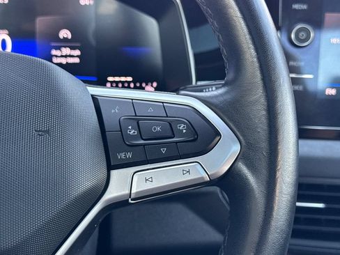 Used 2025 Volkswagen Jetta SE FWD image 25