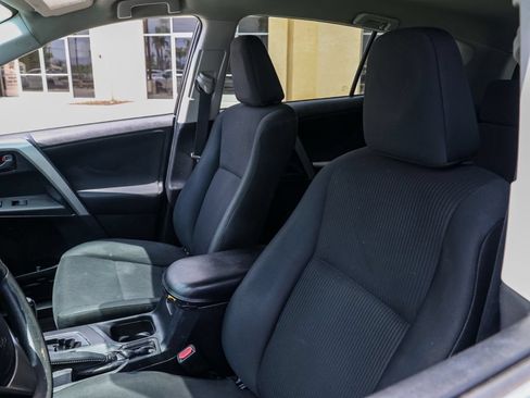 Used 2016 Toyota RAV4 LE FWD image 15