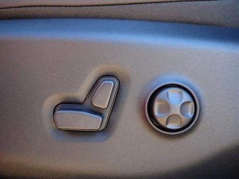 New 2026 Chrysler Pacifica Select image 15