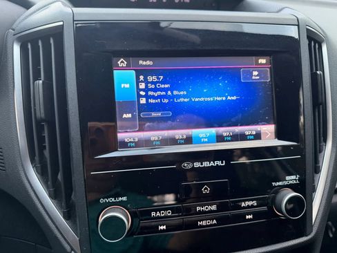 Used 2019 Subaru Crosstrek 2.0i AWD/4WD image 18