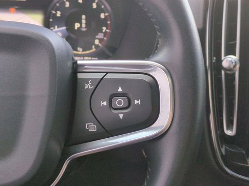 Used 2020 Volvo XC40 T5 Inscription w/ Protection Package Premier image 19