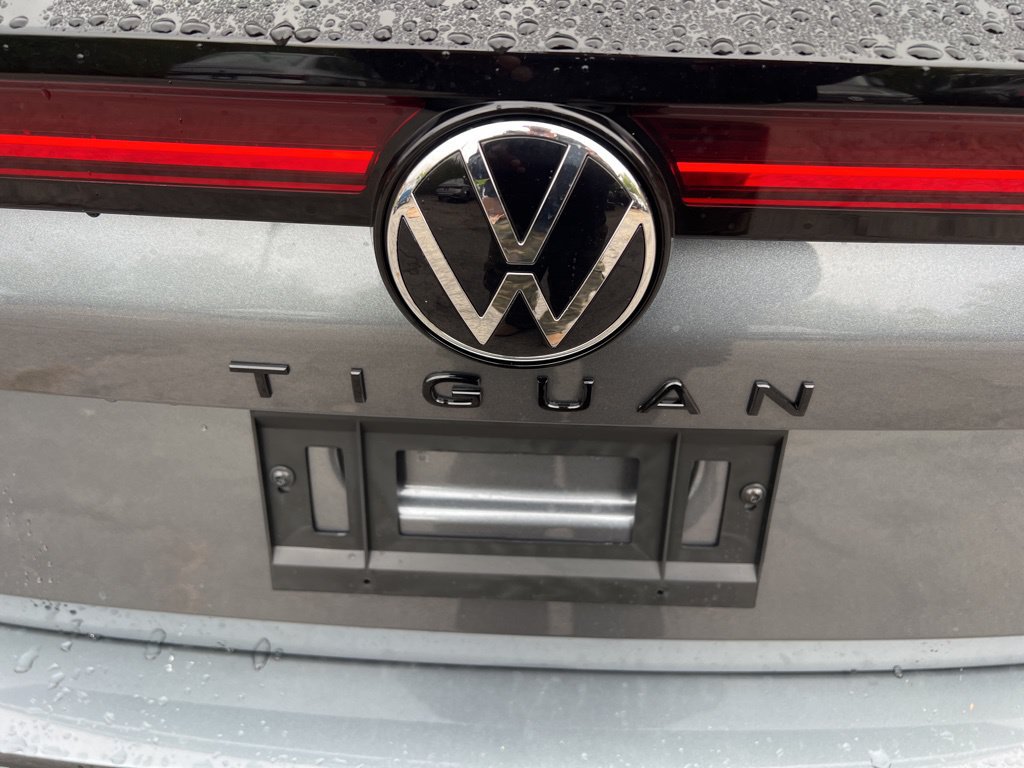 New 2026 Volkswagen Tiguan SE R-Line AWD/4WD image 9
