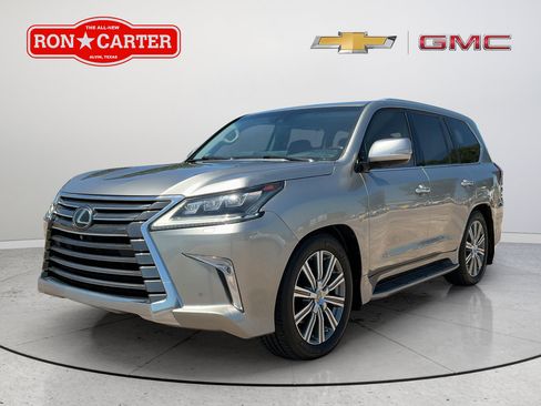 Used 2017 Lexus LX 570 4WD w/ Luxury Package image 3