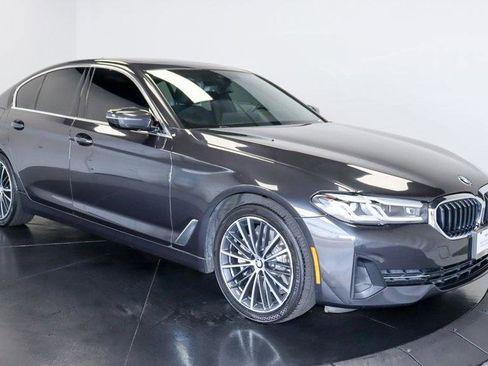 Used 2022 BMW 530i xDrive w/ Premium Package image 7