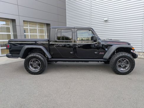 Used 2022 Jeep Gladiator Rubicon w/ Cold Weather Group AWD/4WD image 4