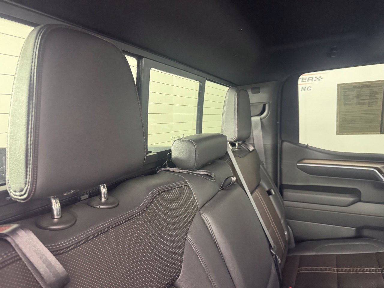 Used 2024 Chevrolet Silverado 1500 High Country w/ High Country Premium Package AWD/4WD image 35