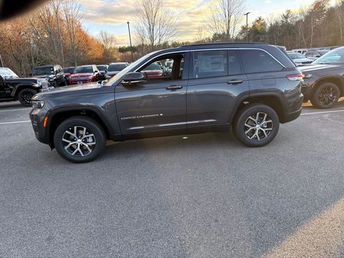 New 2025 Jeep Grand Cherokee Limited image 4