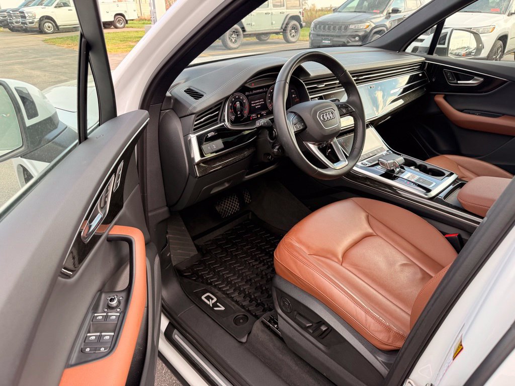 Used 2023 Audi Q7 2.0T Premium AWD/4WD image 3