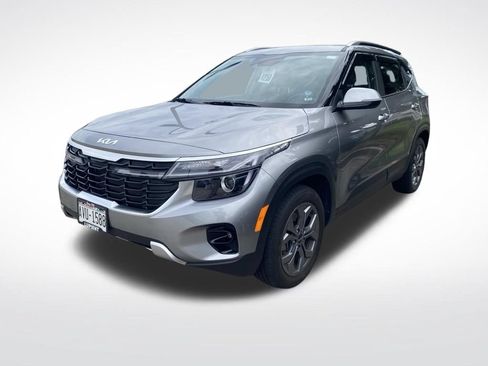 Used 2024 Kia Seltos S AWD/4WD image 2