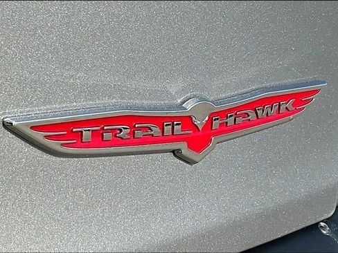 Used 2015 Jeep Cherokee Trailhawk w/ Leather Interior Group AWD/4WD image 24