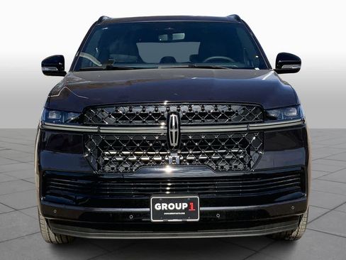 New 2025 Lincoln Navigator Reserve w/ Jet Appearance Package AWD/4WD image 3