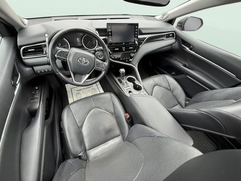 Used 2021 Toyota Camry XLE w/ Navigation Package FWD image 10