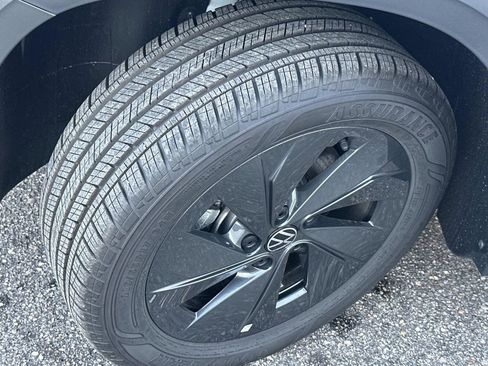 New 2026 Volkswagen Taos S image 10