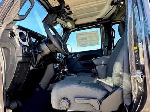New 2026 Jeep Gladiator Sport AWD/4WD image 10