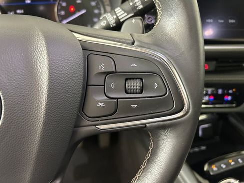 Used 2023 Buick Envision Avenir AWD/4WD image 17