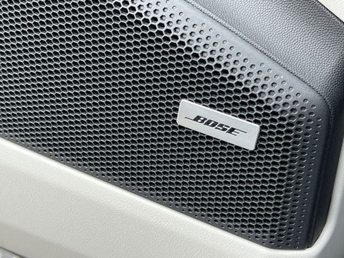 New 2026 Porsche Macan 4 Electric image 26