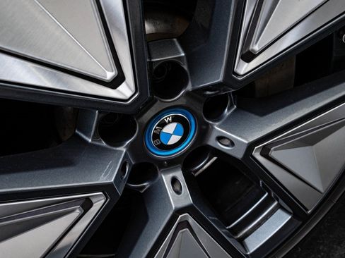 Used 2023 BMW i4 eDrive40 w/ Premium Package image 8