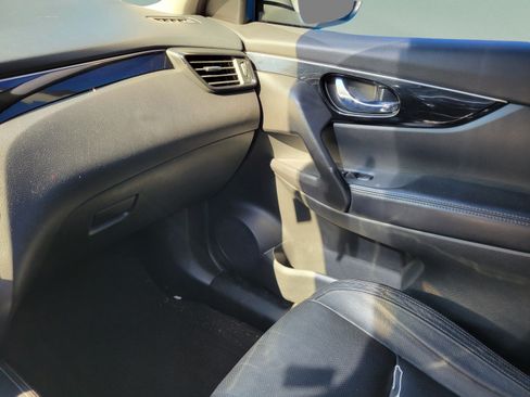 Used 2018 Nissan Rogue Sport SL FWD image 19