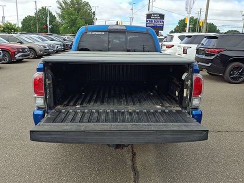 Used 2016 Toyota Tacoma Limited RWD image 22
